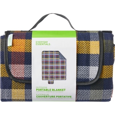 Everyday Essentials Couverture portative extérieure – carreaux 1 ea, 15,00 $/1ch