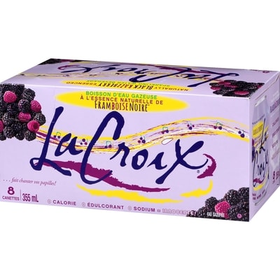 Boisson d'eau gazeuse à l'essence naturelle de framboise noire