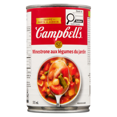 Soupe minestrone aux légumes du jardin prête à déguster