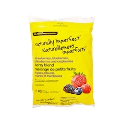 Mélange de fraises, bleuets, mûres et framboises surgelés