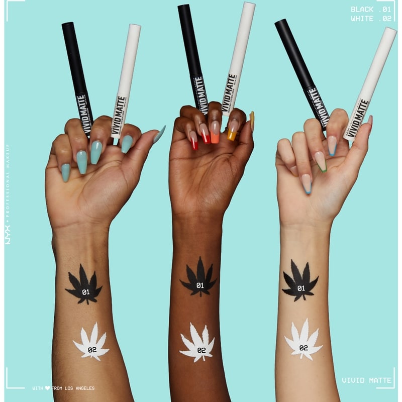 Vivid Matte, Liquid Eyeliner, Transfer resistant, Precise tip, Matte finish - BLACK