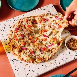 Daiya Dairy Free Gluten Free Meatless BBQ Chicken Pizza - 433 g