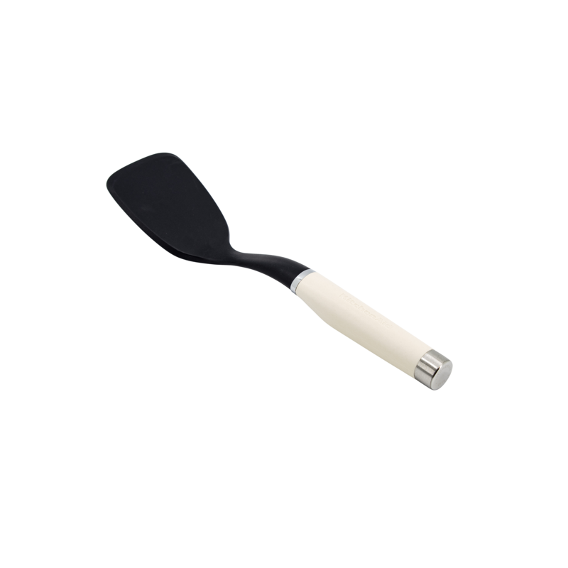 Short Turner, Almond Cream