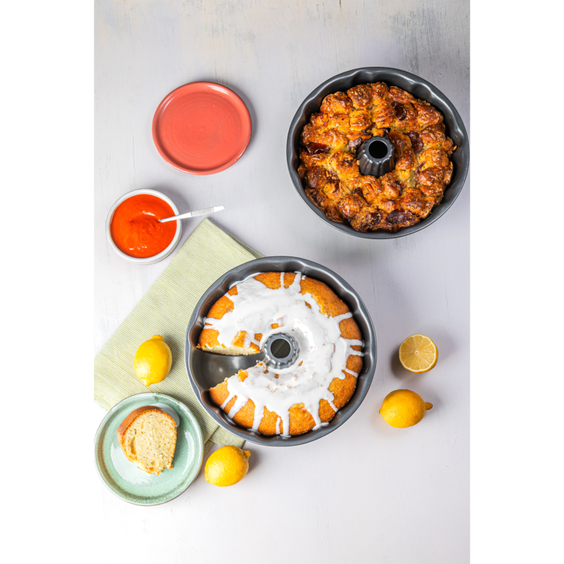 Resistech Fluted Cake Pan 10" Metal 0.6MM