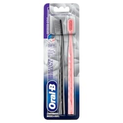 Oral-B Brosses à dents blanchissantes Pro Brillance, extra souple, noir et corail, 2 unités 2 ea, 6,25 $/1ch
