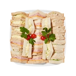 null Avis min de 24 h requis - Plateau à sandwich dînatoires classiques 1 kg, 2,00 $/100g