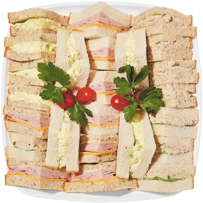 null Avis min de 24 h requis - Plateau à sandwich dînatoires classiques 985 g, 2,03 $/100g