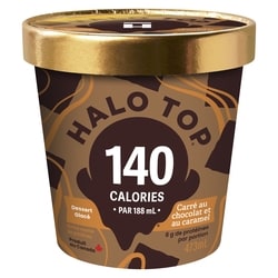 Dessert glacé carré au chocolat et au caramel