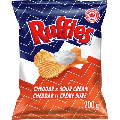 Ruffles Cheddar & Sour Cream Potato Chips 200 g, $2.40/100g