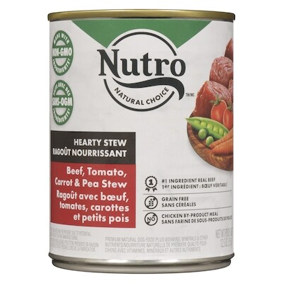 Ragoût nourrissant ragoût avec bœuf, tomates, carottes et petits pois