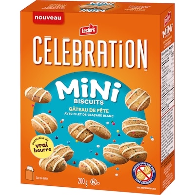 Mini biscuits gâteau de fête avec filet de glaçage blanc