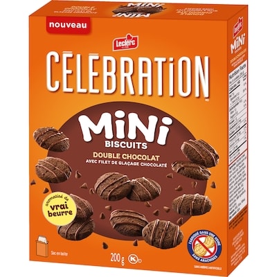 Mini biscuits double chocolat avec filet de glaçage chocolaté
