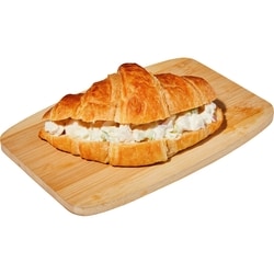 null Sandwich à la salade de poulet sur croissant 160 g, 3,75 $/100g
