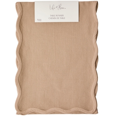 Life at Home Chemin de table festonné 1 ea, 29,00 $/1ch