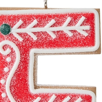 Décoration de monogramme en biscuit – lettre E