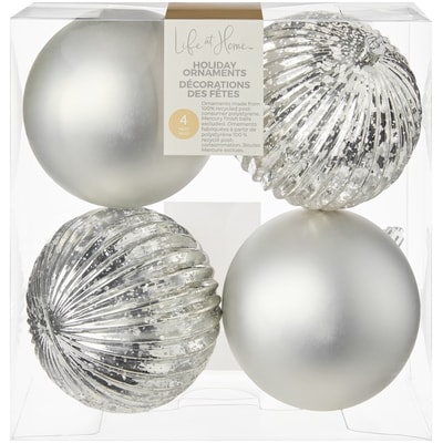 Life at Home Lot de 4 décorations des Fêtes aux finis variés – argent 1 ea, 10,00 $/1ch