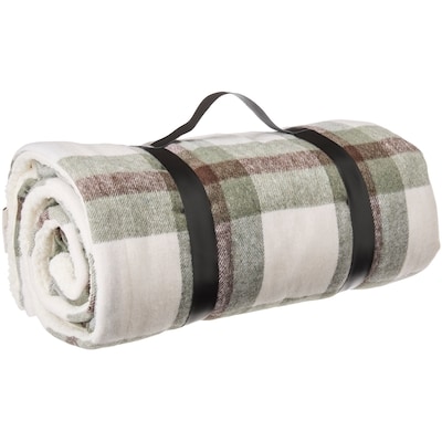 Life at Home Jeté en sherpa – motif écossais vert 1 ea, 30,00 $/1ch