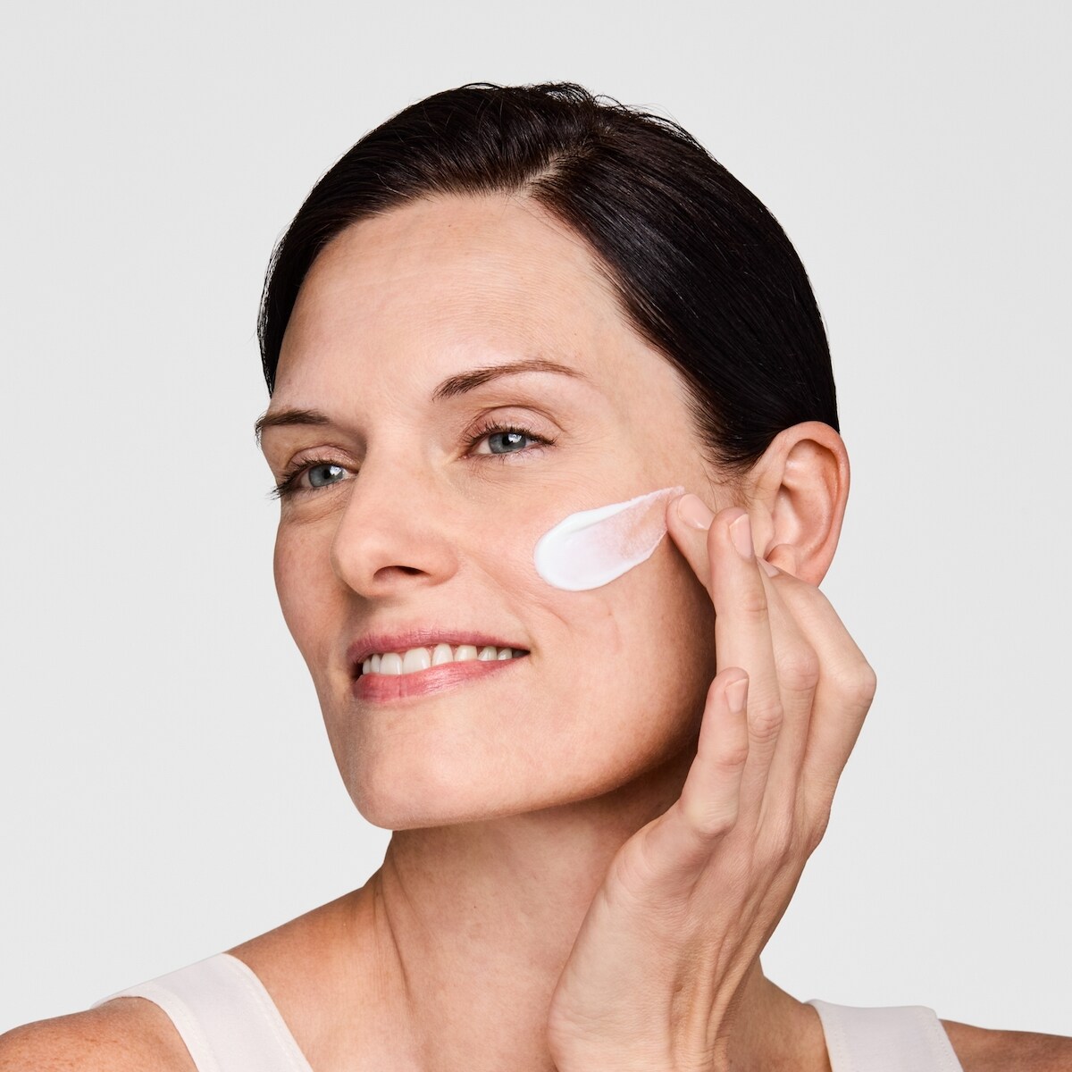 DayWear Moisturizer Multi-Protection Anti-Oxidant 24H‑Moisture Creme SPF 15