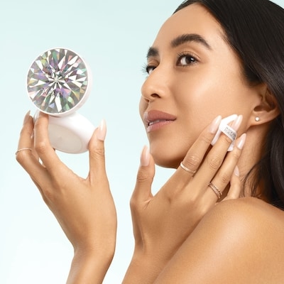 Mineral Wear® Diamond Blur Skincare Powder 4