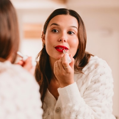 Lip Loving Colour & Caring Oil-in-Stick LipStick 2