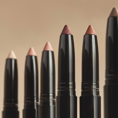 24 Hrs Glam Eyeshadow, Waterproof & Smudge-Proof 3