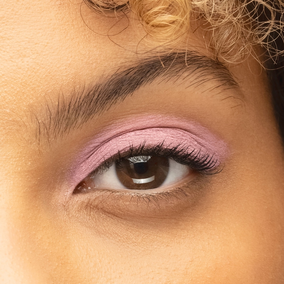 Infini Velours Matte Liquid Eyeshadow