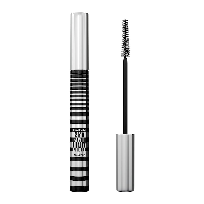 Skylimit Extreme Length Mascara Blackest Black enriched with carnauba wax