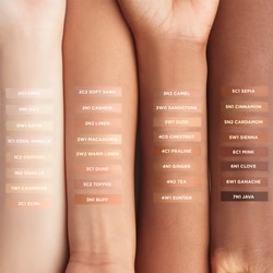 Real Flawless Weightless Perfecting Foundation 4