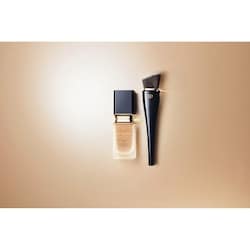 Radiant Fluid Foundation Natural 5