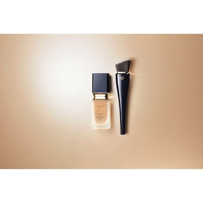 Radiant Fluid Foundation Natural 5