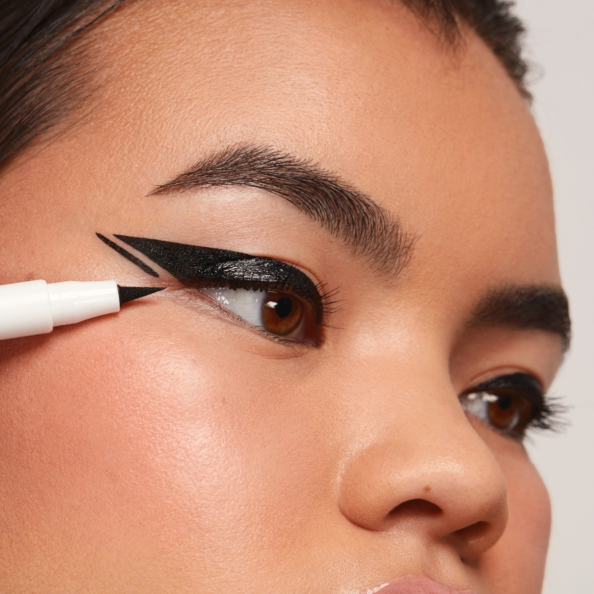 at the borderline eyeliner marker