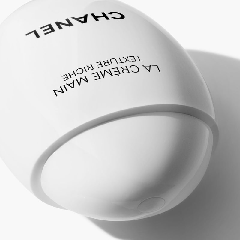 CHANEL LA CRÈME MAIN TEXTURE RICHE - Nourish-protect-illuminate