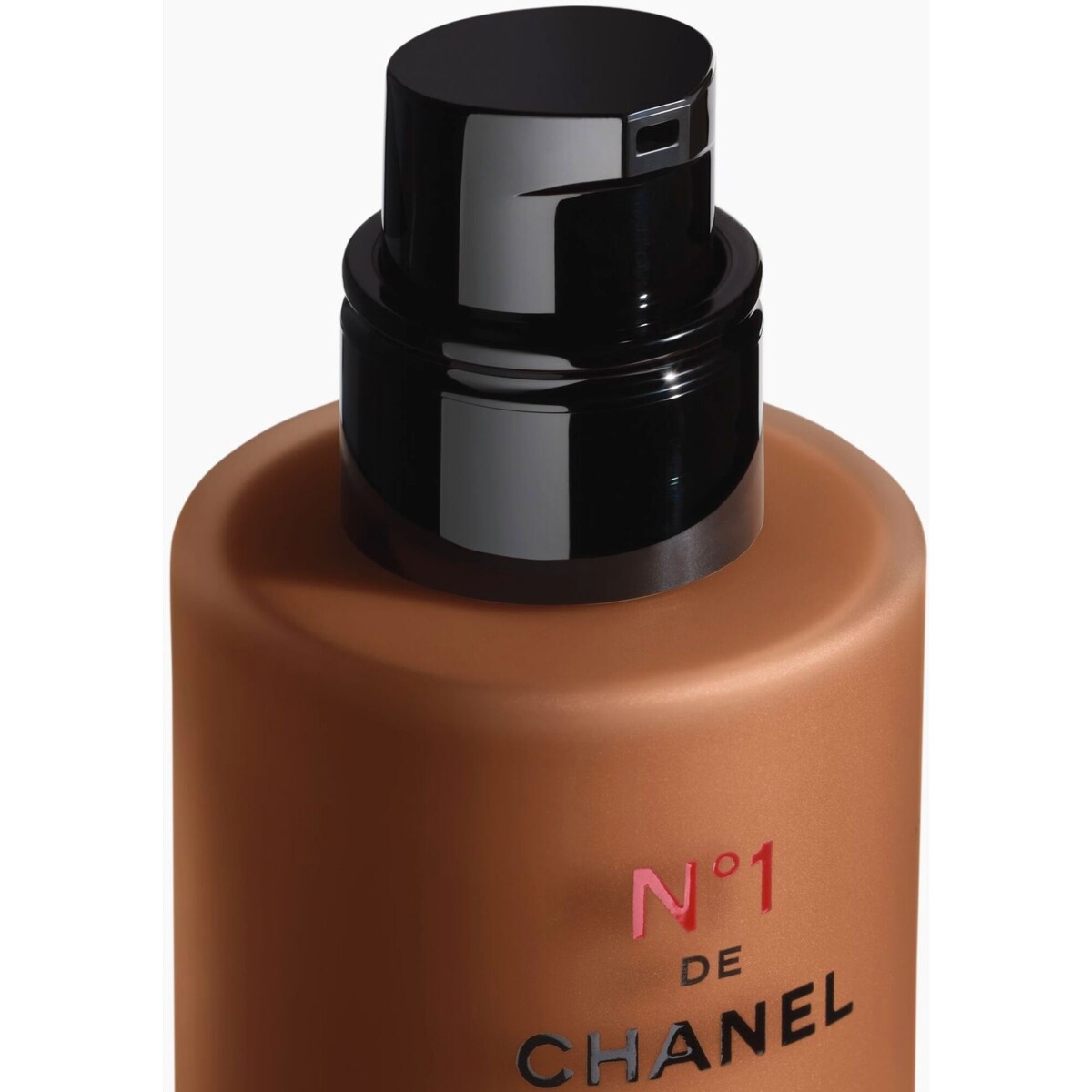 CHANEL N°1 DE CHANEL REVITALIZING FOUNDATION - Illuminates
