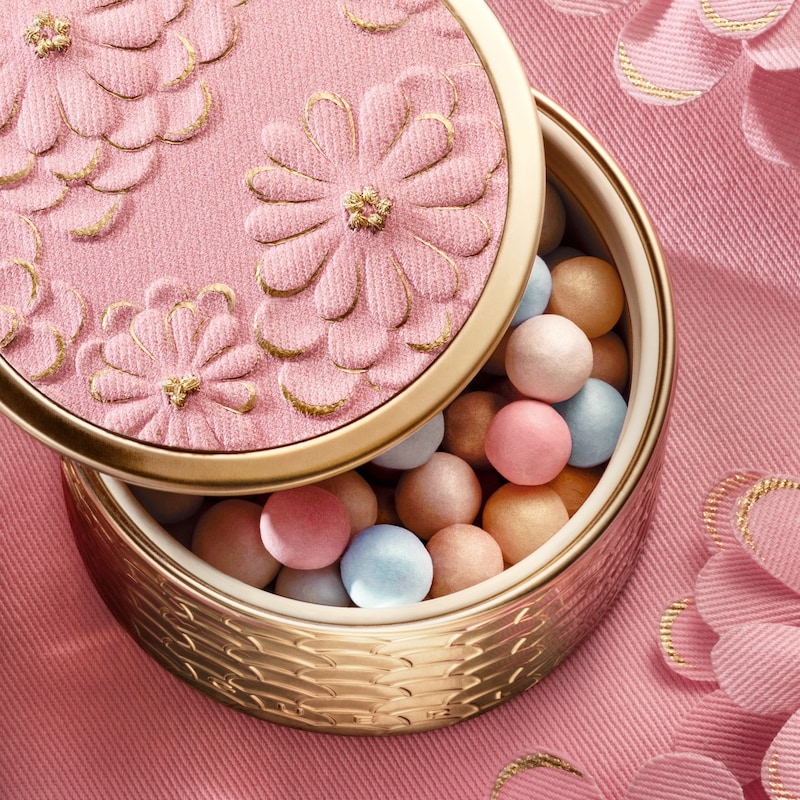 GUERLAIN MÉTÉORITES BLOOMING GLOW限定品 Guerlain Météorites Blooming Glow Light-revealing pearls of powder