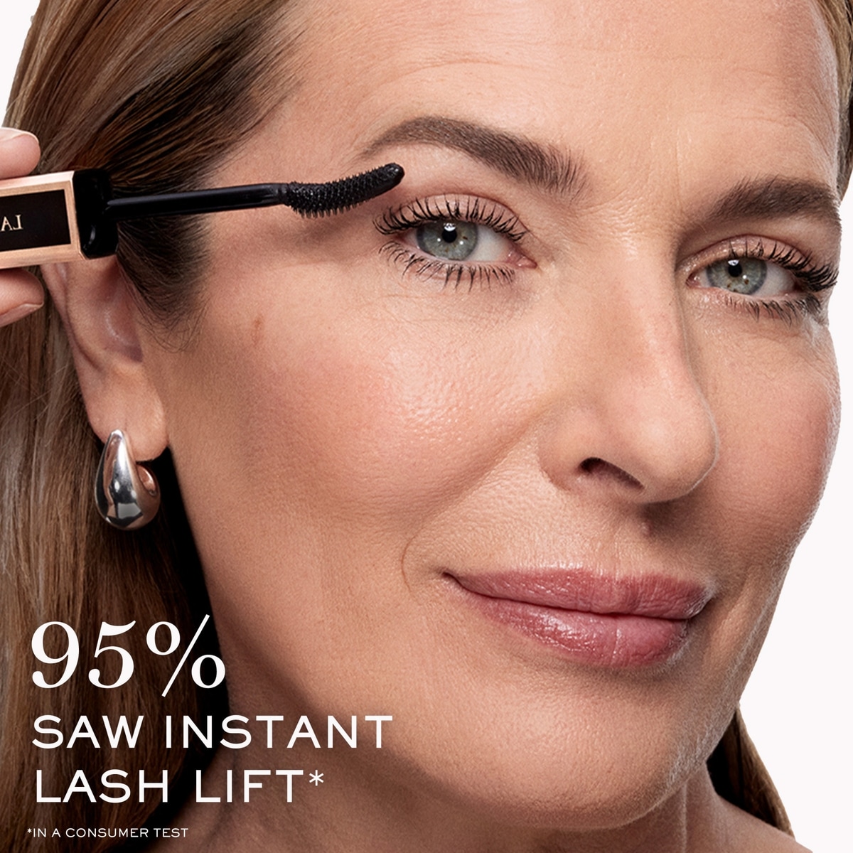 Lash Idôle Non-clumping mascara for fanned out, volumized lashes up to 24hr