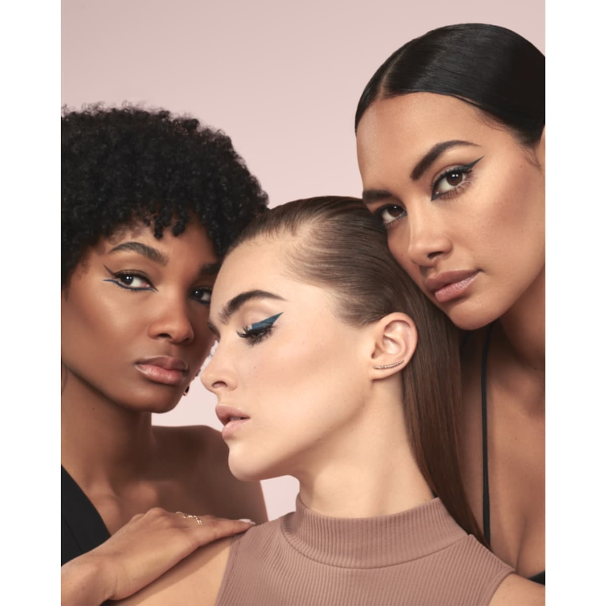 Lash Idôle Non-clumping mascara for fanned out, volumized lashes up to 24hr