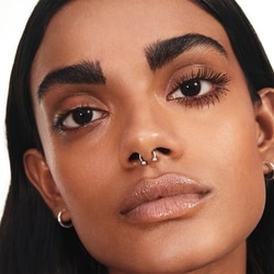 Lash Clash Extreme Volume Mascara 02 3