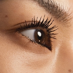 Lash Clash Extreme Volume Mascara 02 4