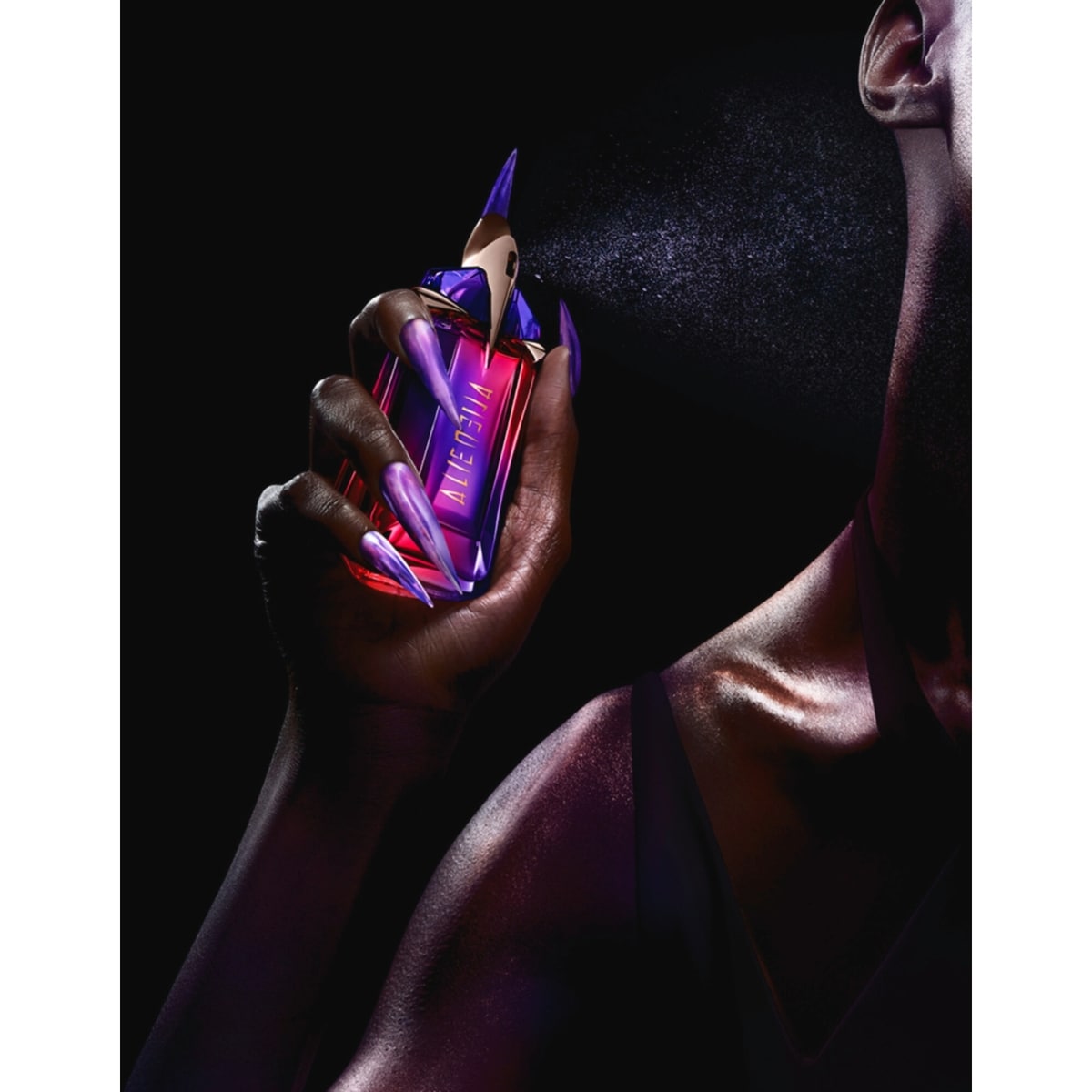 Eau de parfum Alien Hypersense, un parfum intensément bois