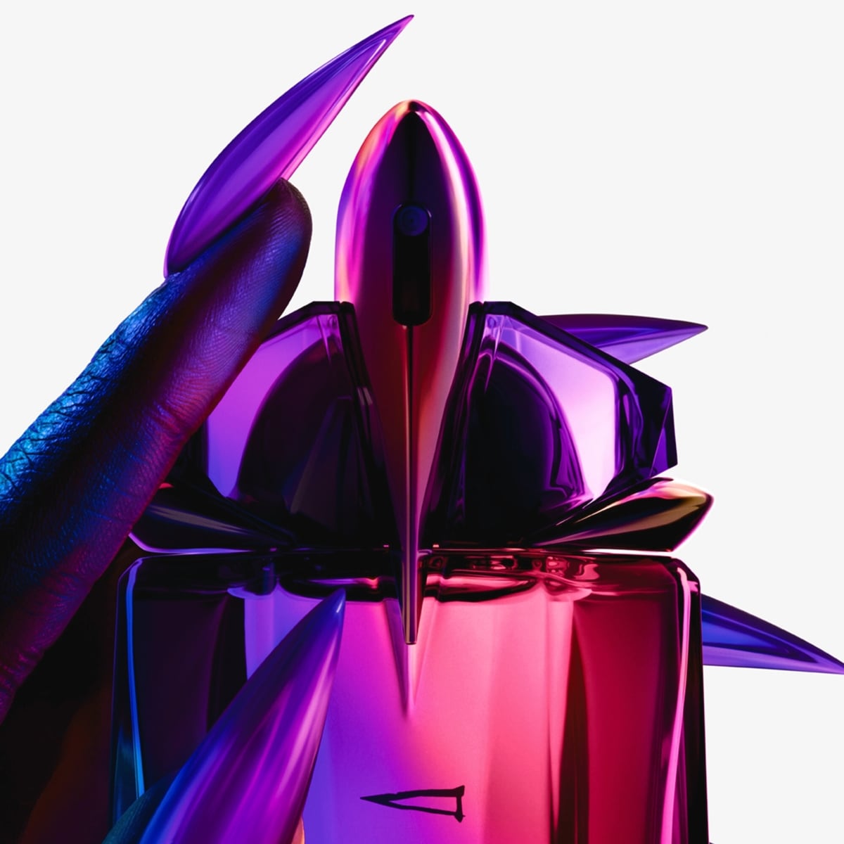 Eau de parfum Alien Hypersense, un parfum intensément bois