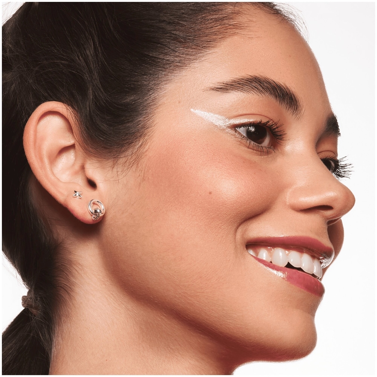 META GLOW duo-chrome eye pencil
