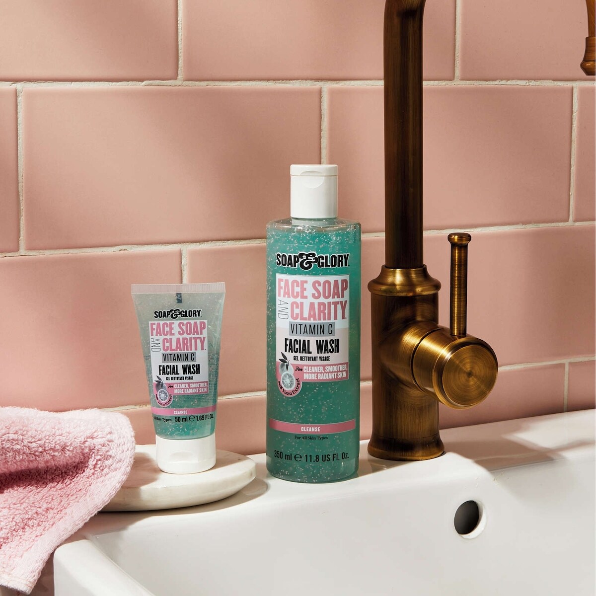 Soap & Glory Face Soap & Clarity Nettoyant quotidien 3 en 1 pour le visage à la vitamine C