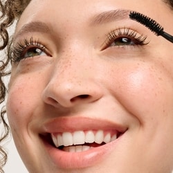 Fan Fest Fanning & Volumizing Mascara 3
