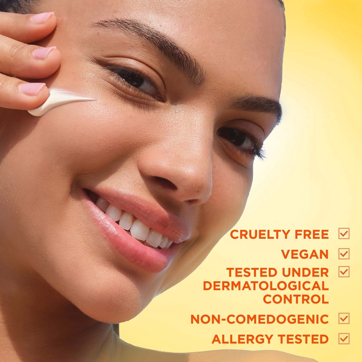 Crème quotidienne éclaircissante à la vitamine C SPF 30