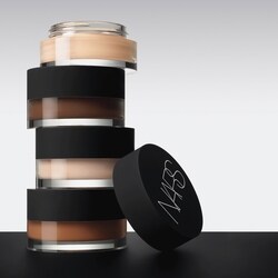 Soft Matte Complete Full Coverage Longwear Concealer with Hyaluronic Acid for Blurring 6