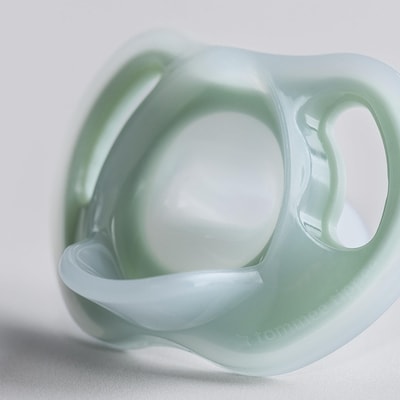 Ultra-light Pacifiers, 18-36 months,  2 pack of  one piece silicone, BPA free pacifiers 3