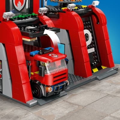 City Fire Station with Fire Truck Pretend Play Toy 60414 3