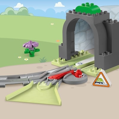 DUPLO Town Train Tunnel and Tracks Expansion Set 10425 5