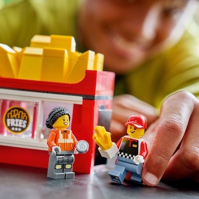 City Fries Food Truck Toy Building Set 60488 4