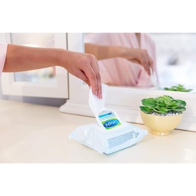 Gentle Makeup Removing Wipes 3